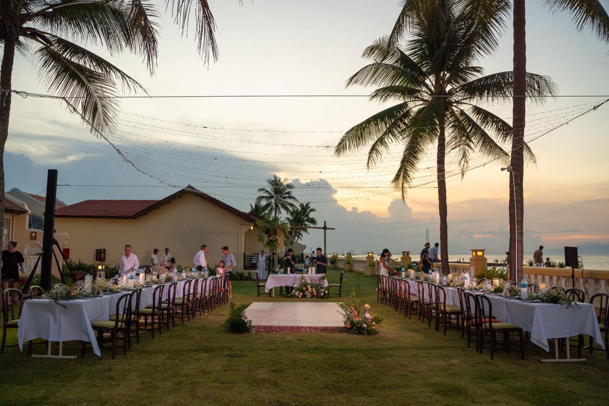 Victoria Hoi An Beach Resort & Spa Exterior photo